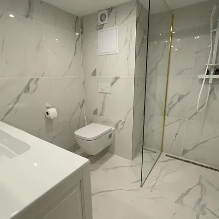 Apartment Dr16 *