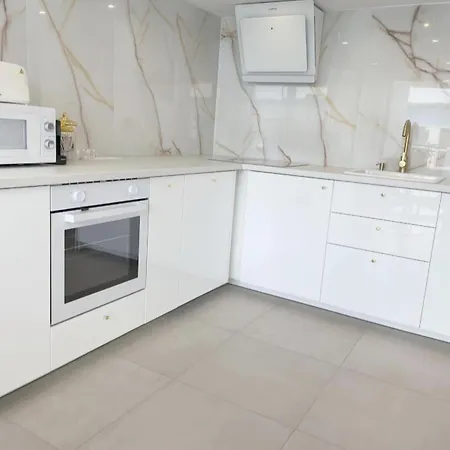 Apartment Dr16 *
